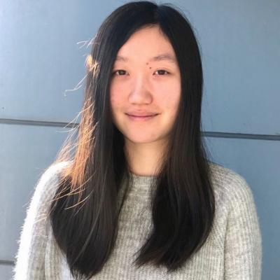 headshot of Siqi Lee, long black hair and black eyes